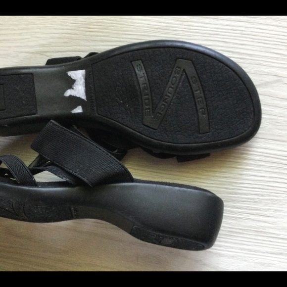 New Women’s Sandals - Picture 2 of 6